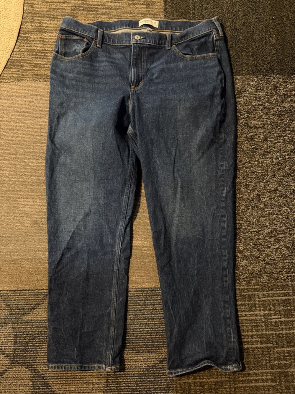 Abercrombie & Fitch Curve Love mid rise the 90’s straight dark wash 16